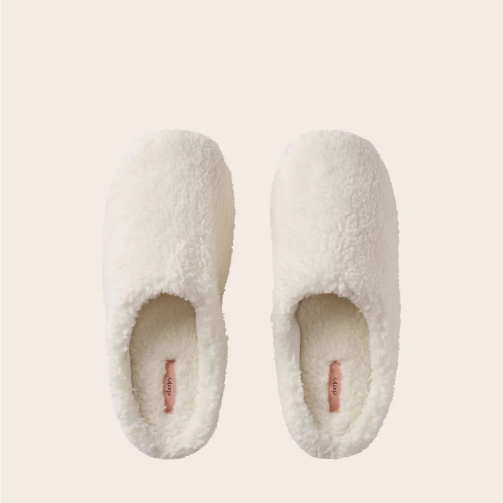 Eberjey NWOT Cozy Sherpa Slip-On Slippers in Ivory